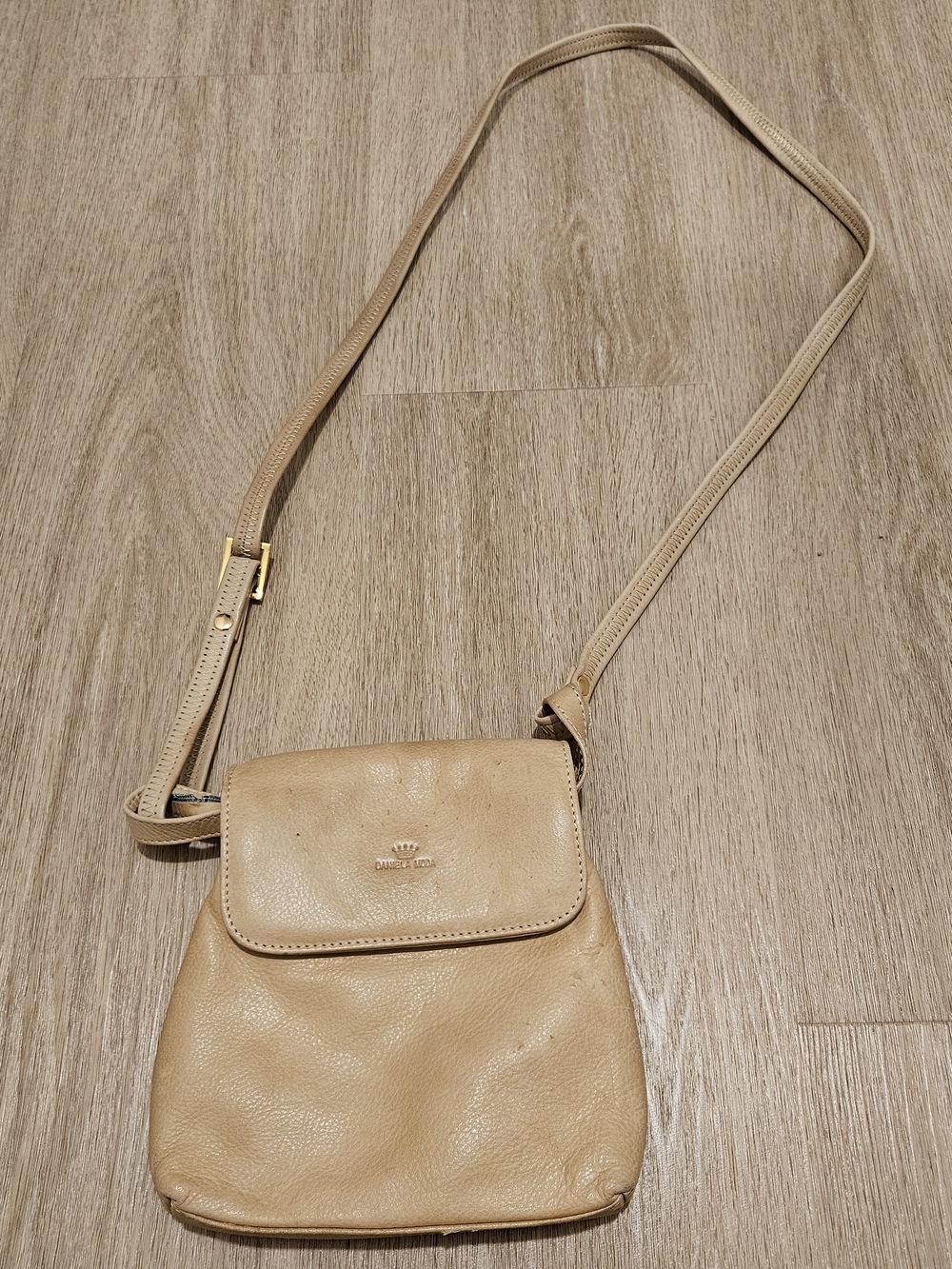 Vintage Daniela Moda Leather Crossbody Bag Beige